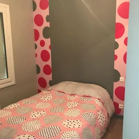 Maison Familiale Au Calme Non Loin De La *