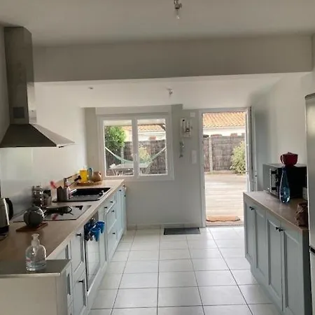 Maison Familiale Au Calme Non Loin De La